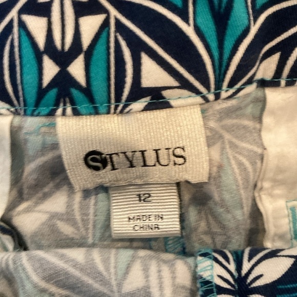 Stylus size 12 patterned blue & teal shorts great condition 💯 cotton - Picture 4 of 6